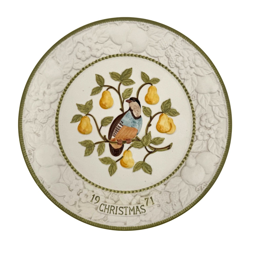 Vintage 1971 Metlox Vernon Partridge in a Pear Tree Christmas Collector Plate